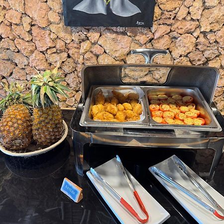 Tiki Beach Club & Resort (Adults Only) Bwejuu Dış mekan fotoğraf