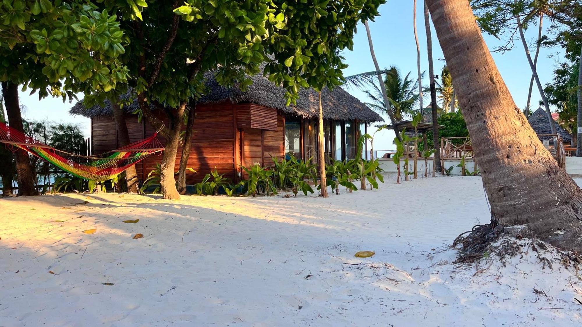 Tiki Beach Club & Resort (Adults Only) Bwejuu Dış mekan fotoğraf