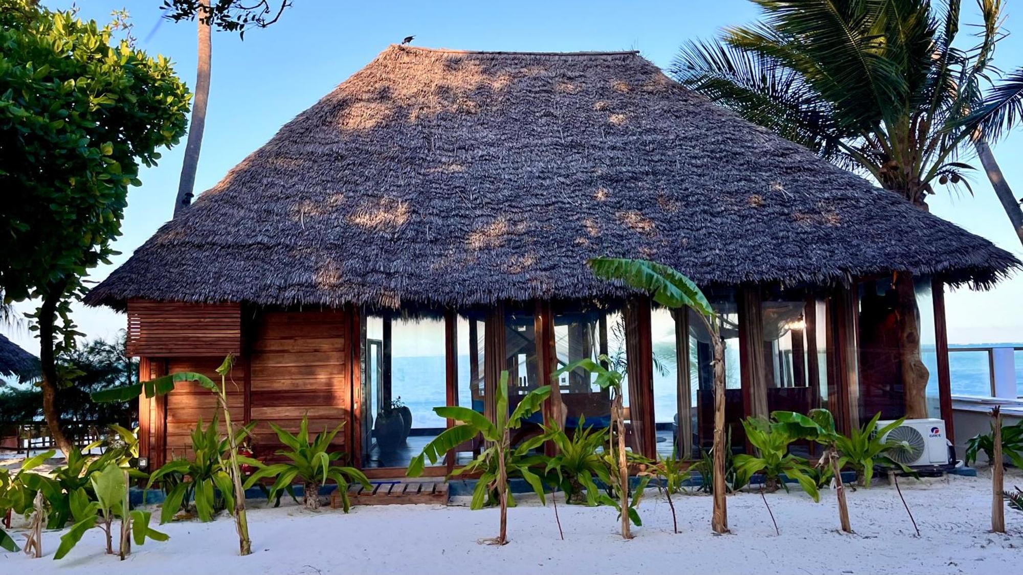 Tiki Beach Club & Resort (Adults Only) Bwejuu Dış mekan fotoğraf