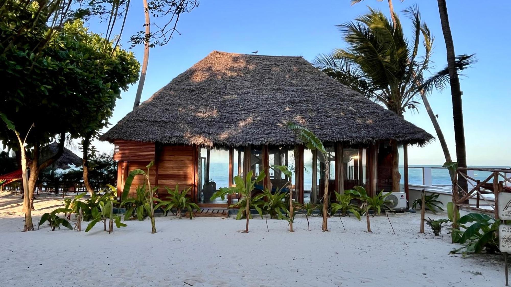 Tiki Beach Club & Resort (Adults Only) Bwejuu Dış mekan fotoğraf